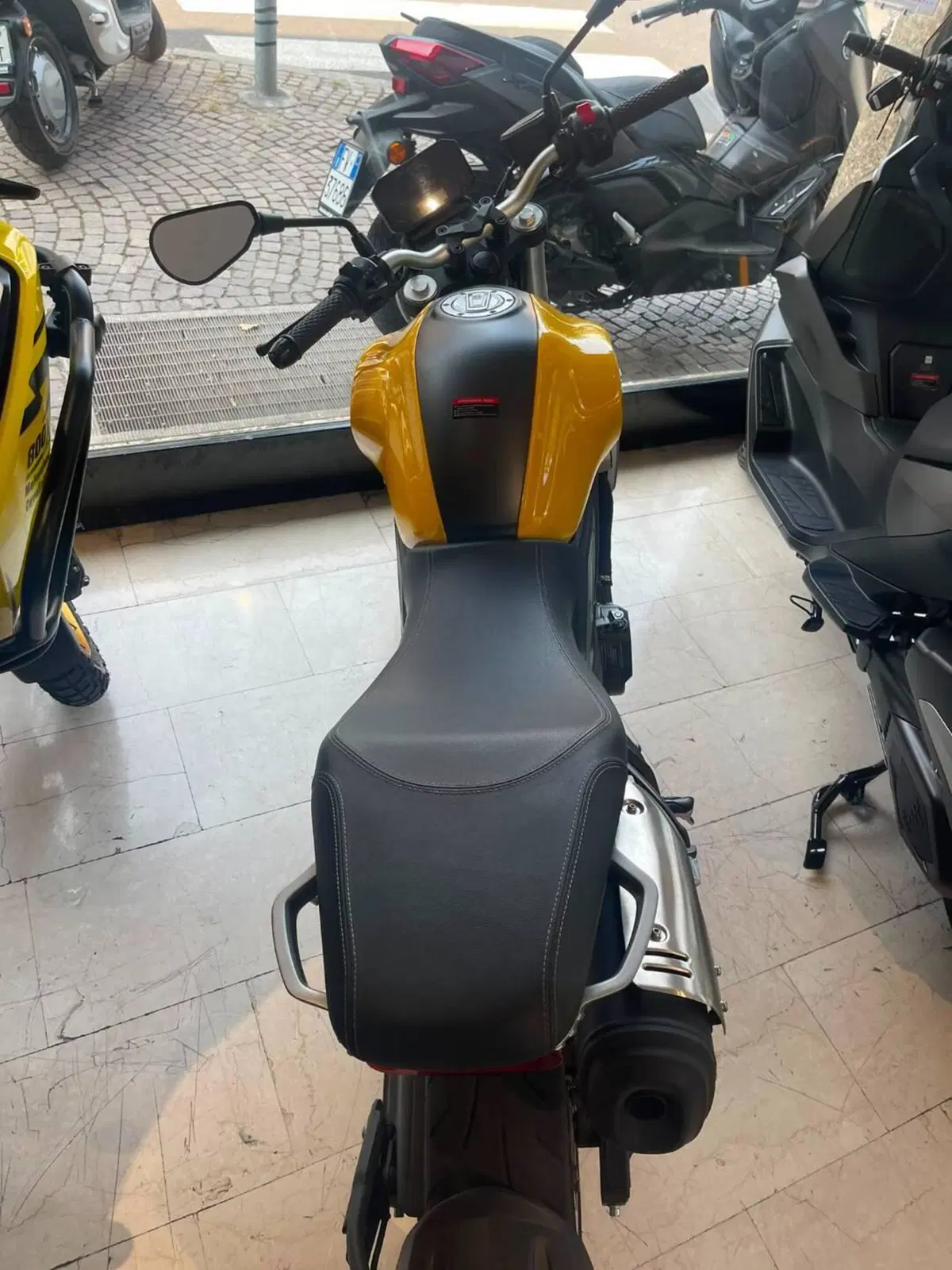Voge Trofeo 350AC (2022 - 26) (8)