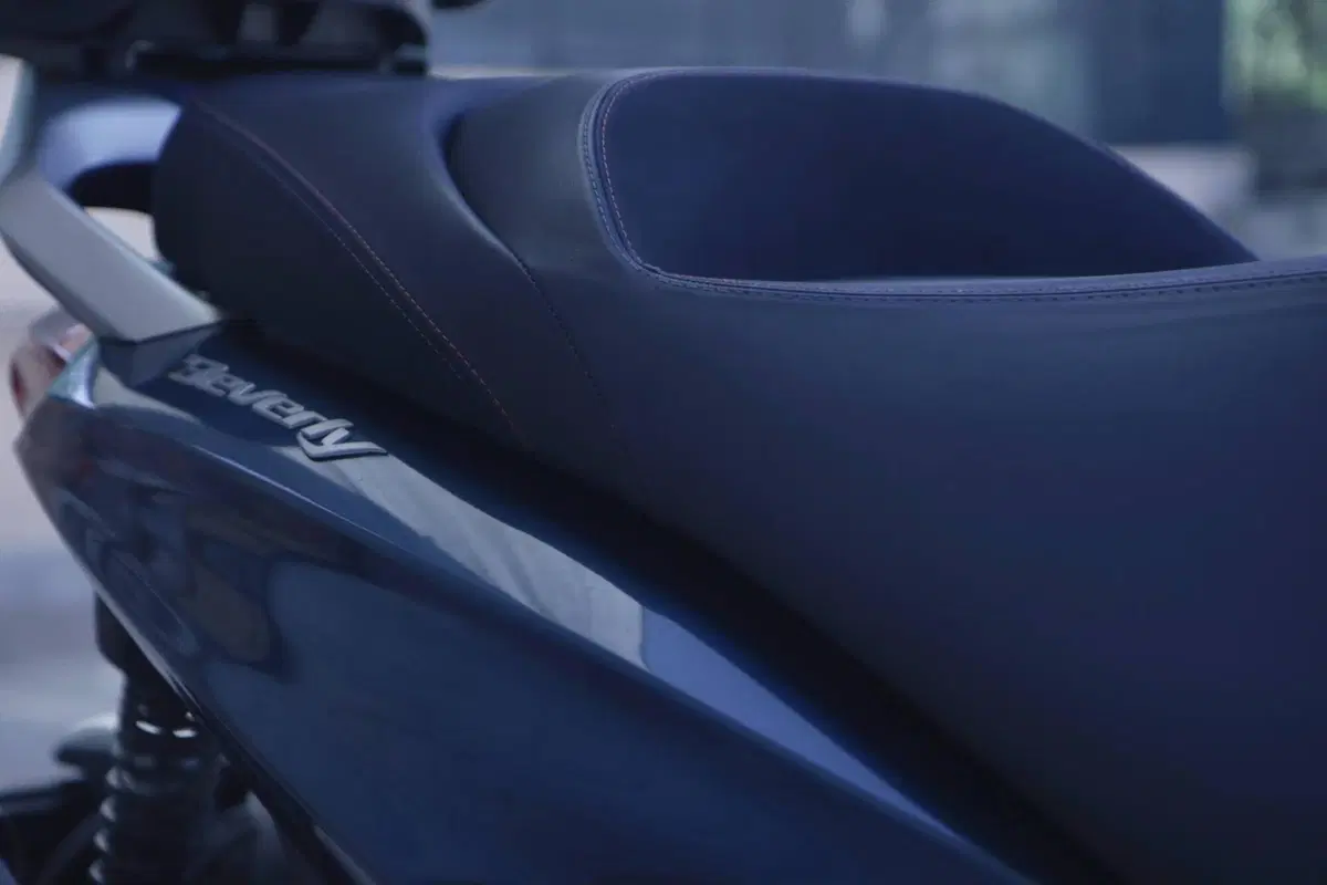 Piaggio Beverly 300 Hpe (2021) (6)