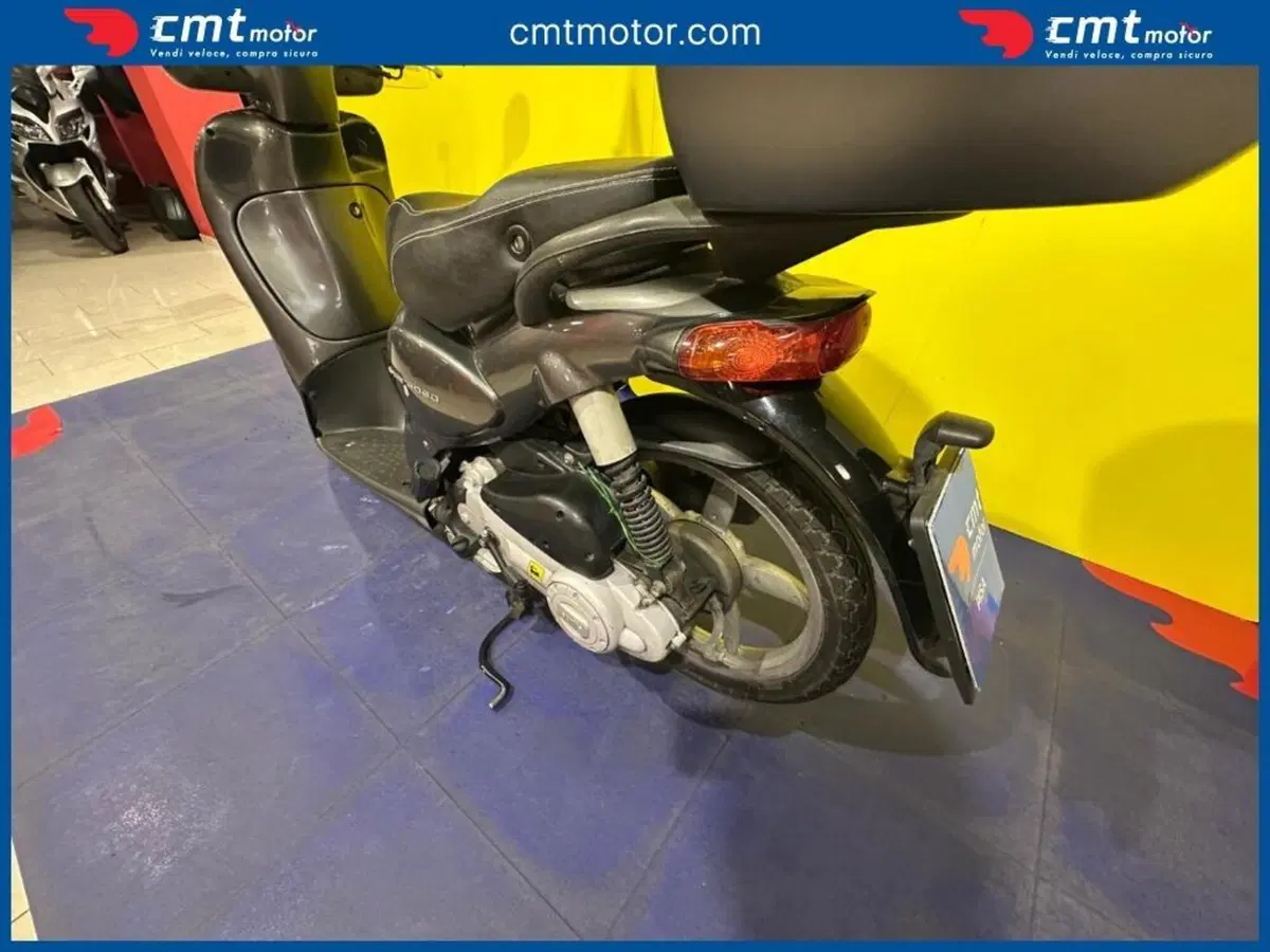 Aprilia Scarabeo 100 (2002 - 06) (11)