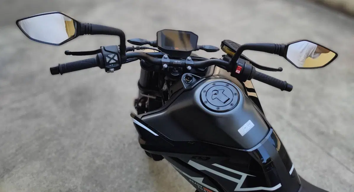 KTM 890 Duke GP (2022 - 23) (4)