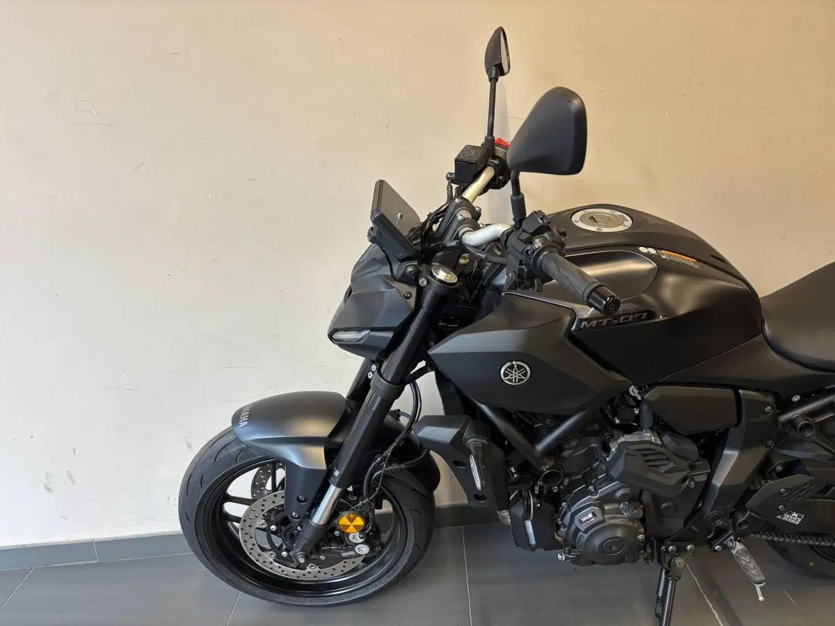 Yamaha MT-07 Y-AMT (2025 - 26) (2)