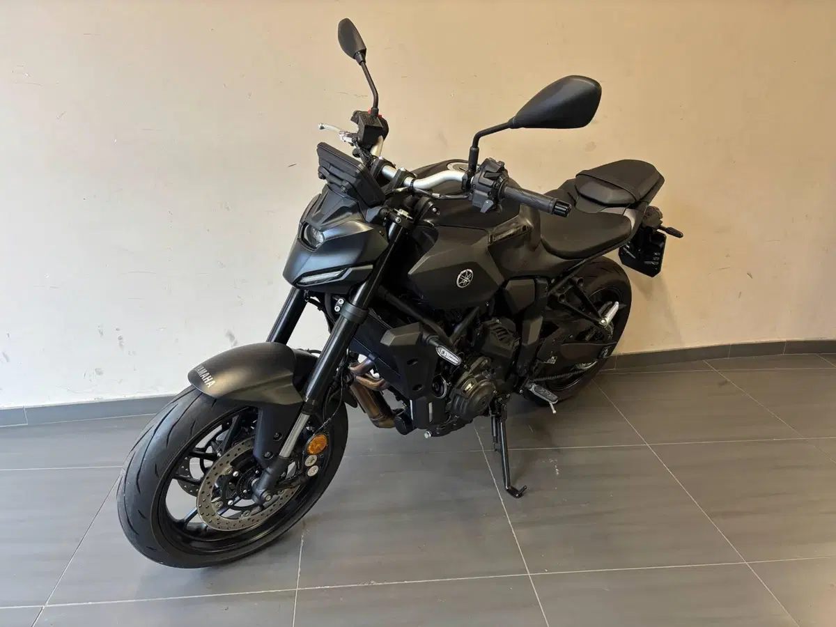 Yamaha MT-07 Y-AMT (2025 - 26) (5)