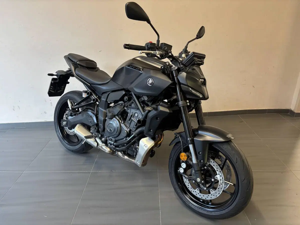 Yamaha MT-07 Y-AMT (2025 - 26) (6)