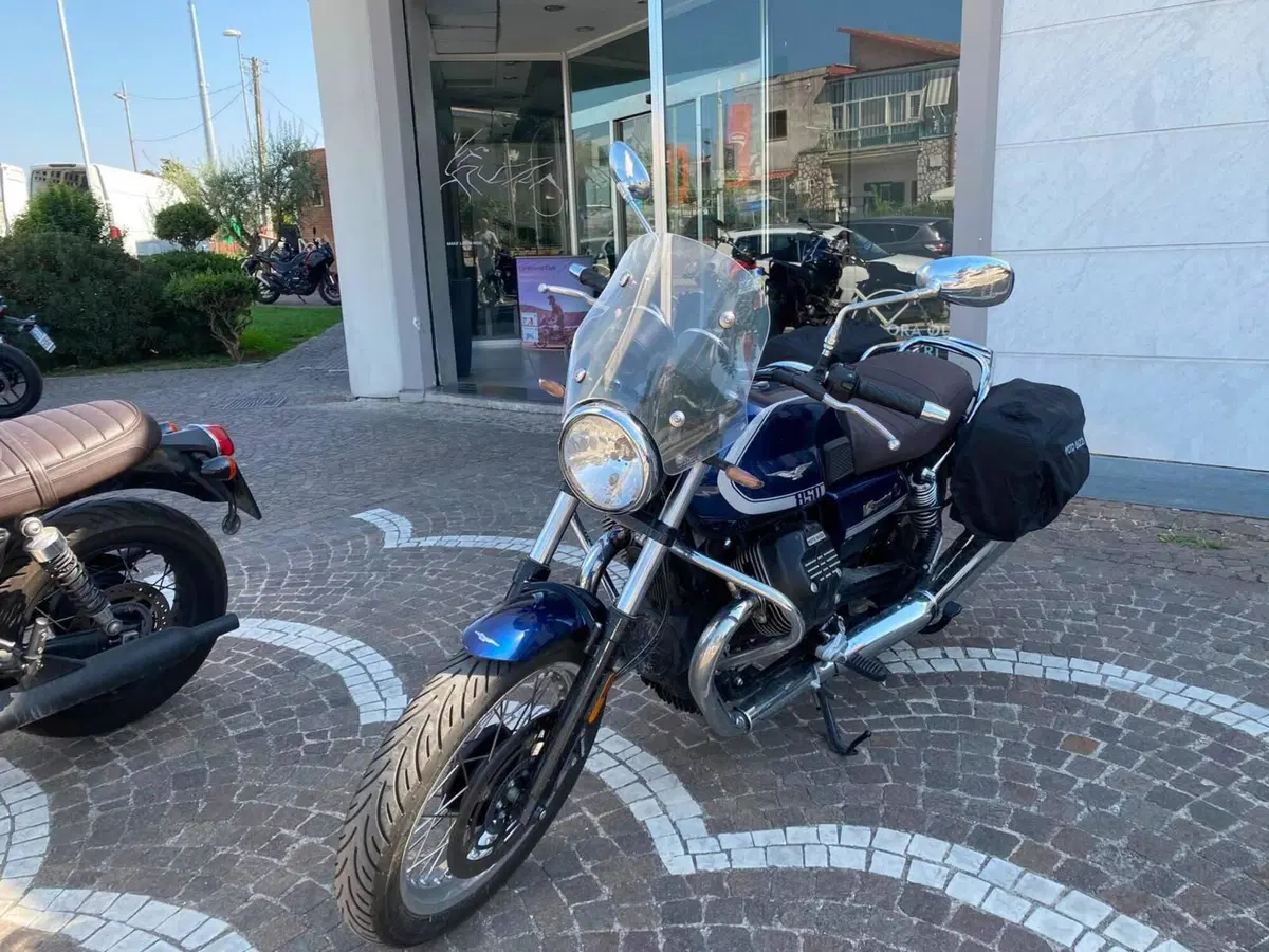 Moto Guzzi V7 Special (2021 - 24) (4)