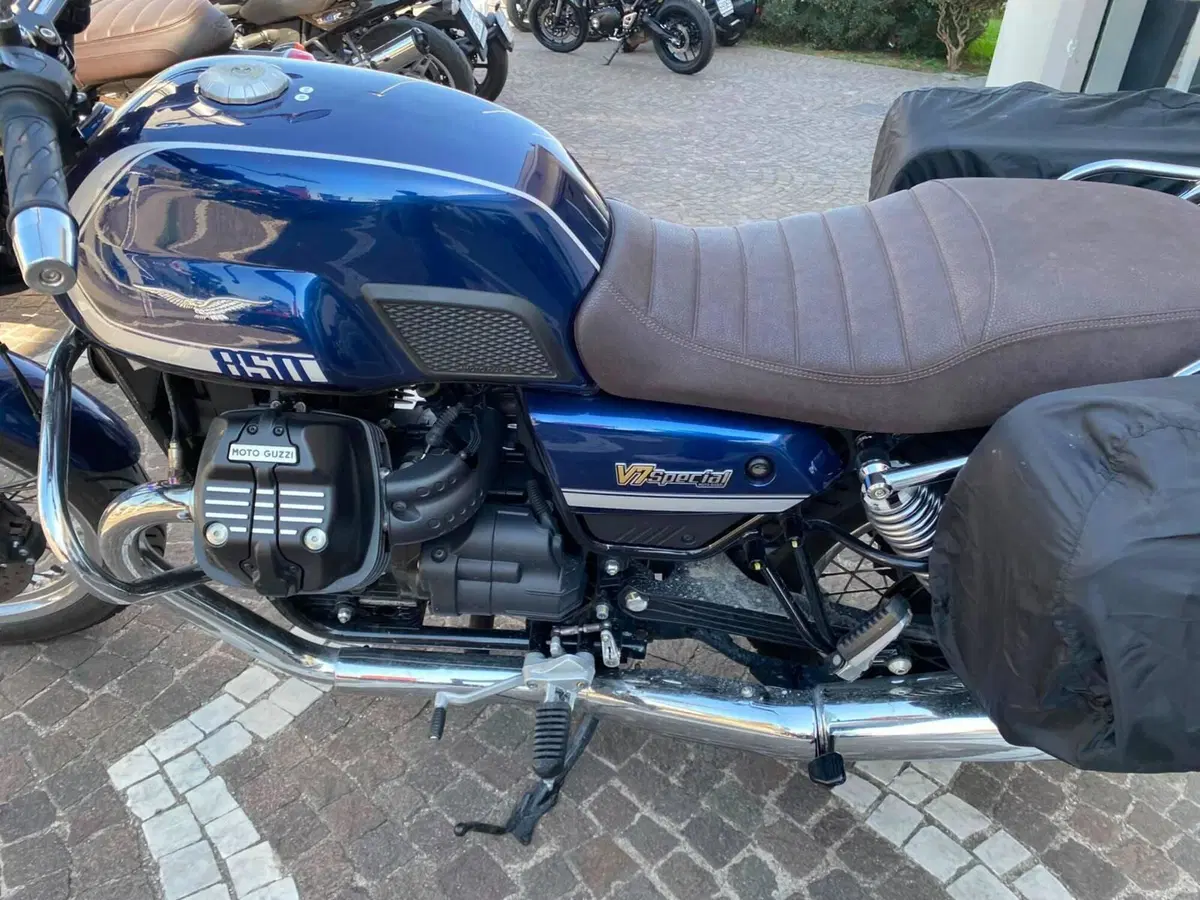 Moto Guzzi V7 Special (2021 - 24) (5)