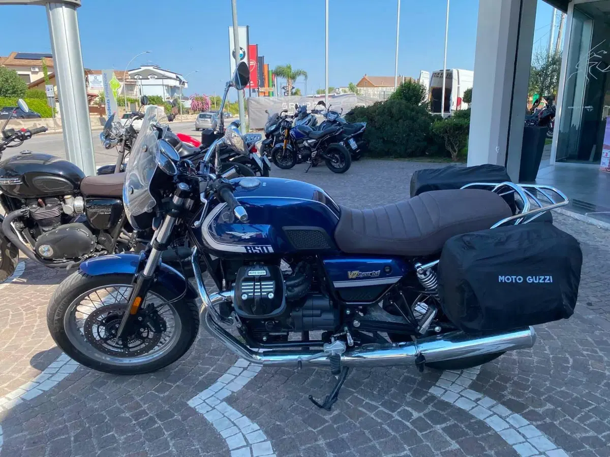 Moto Guzzi V7 Special (2021 - 24) (8)