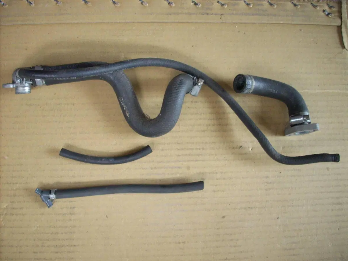 Ricambi Ducati 749 Collettore Coperchio Tubi Viter (5)