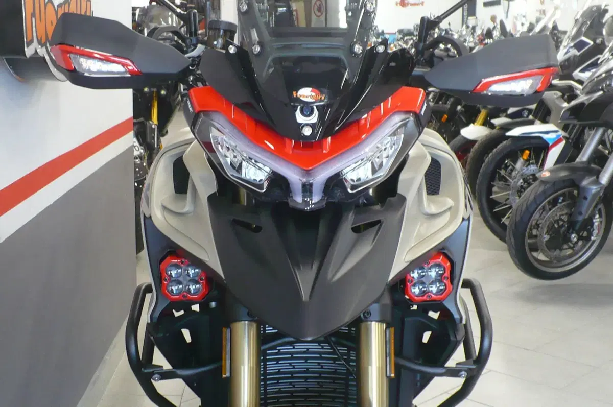 Benelli TRK 902 Stradale (2026) (5)