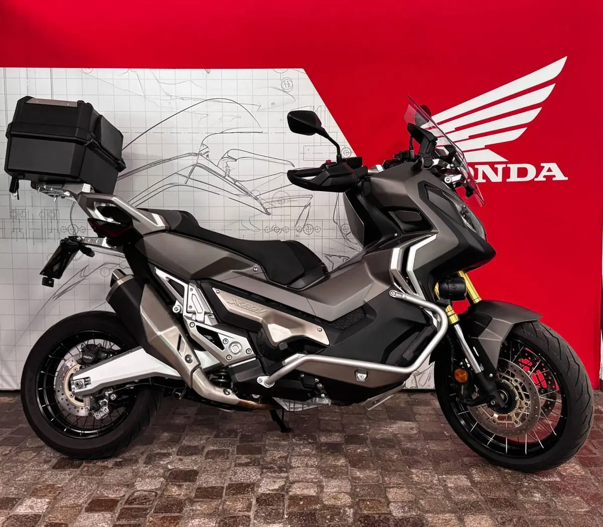 Honda X-ADV 750 (2017) (2)