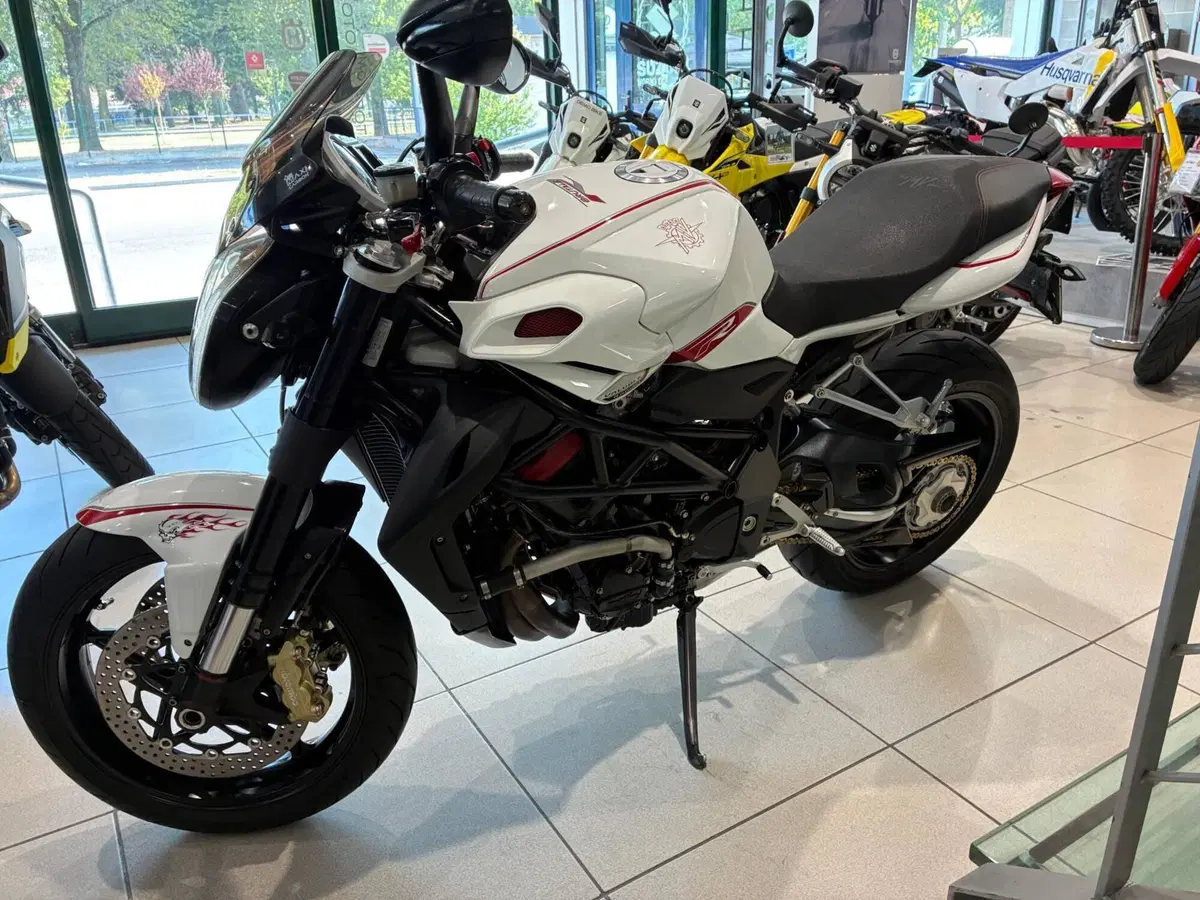 MV Agusta Brutale 1090 R (2012 - 15) (6)