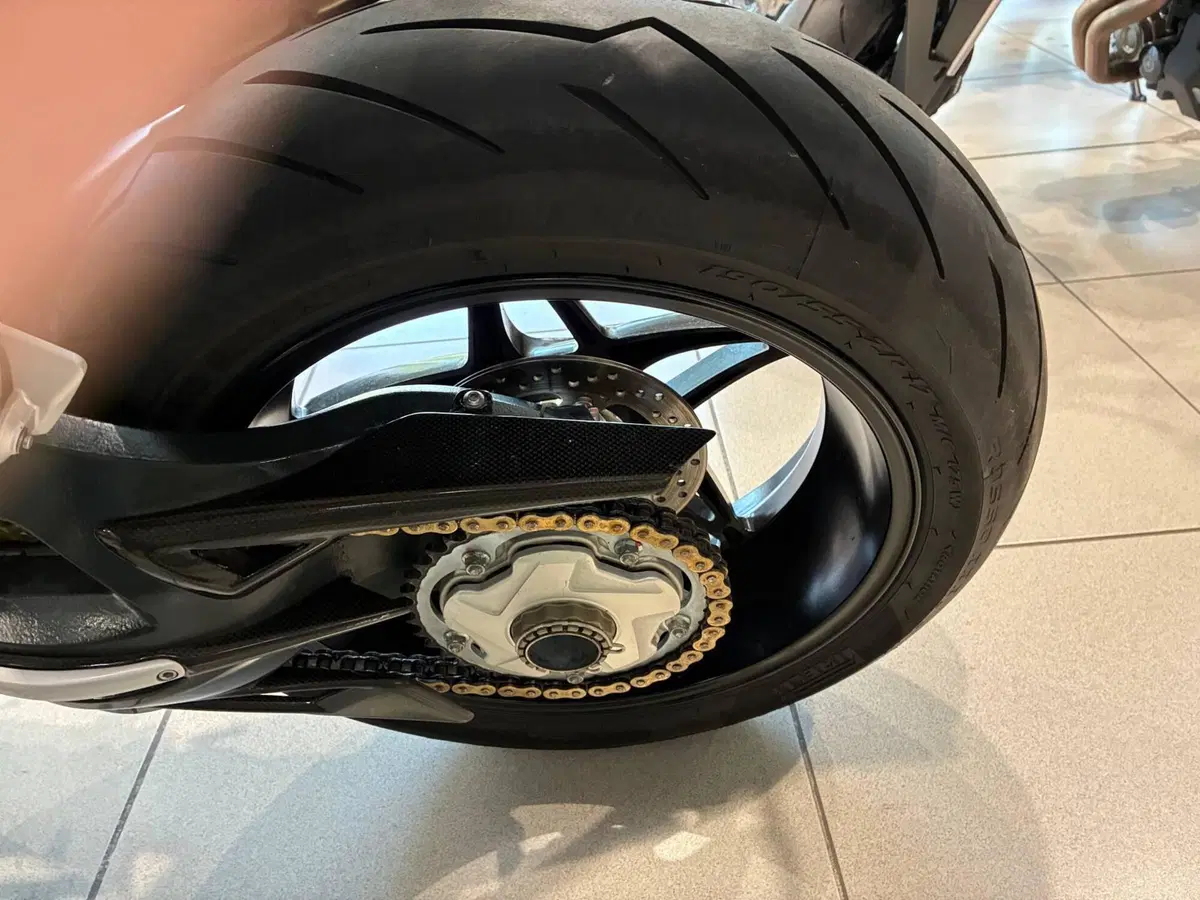 MV Agusta Brutale 1090 R (2012 - 15) (7)