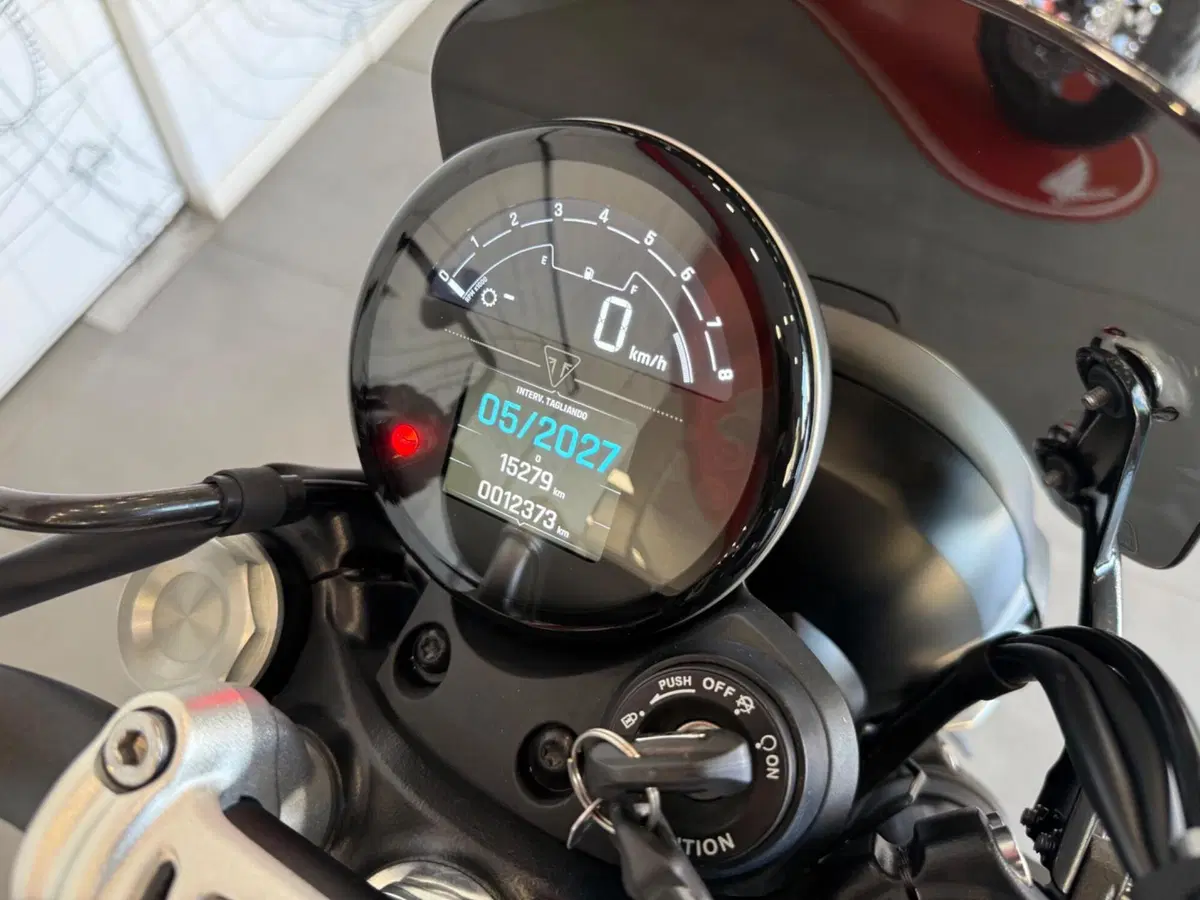 Triumph Speed Twin 900 (2025 - 26) (7)