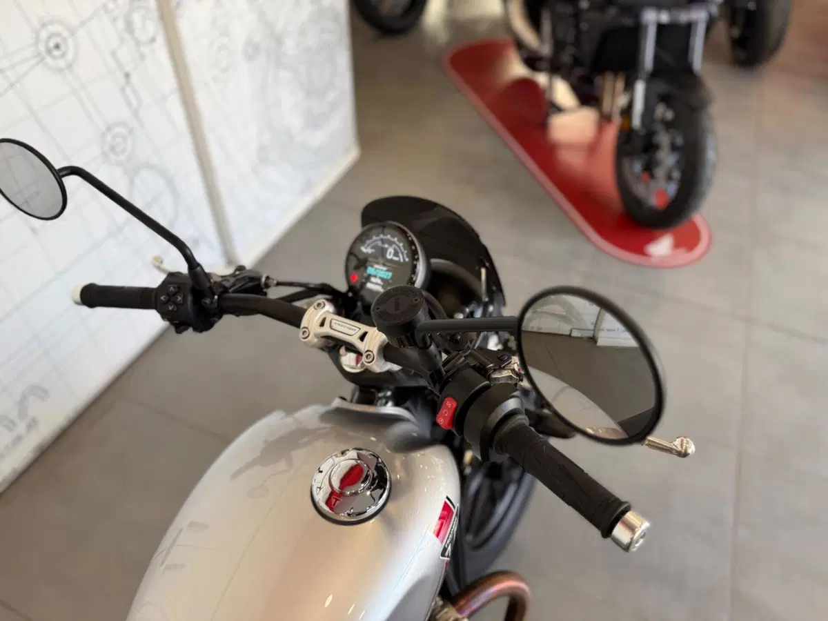 Triumph Speed Twin 900 (2025 - 26) (8)