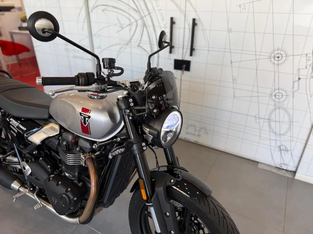 Triumph Speed Twin 900 (2025 - 26) (10)