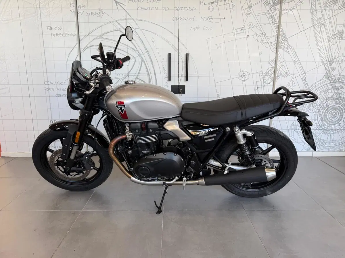 Triumph Speed Twin 900 (2025 - 26) (4)