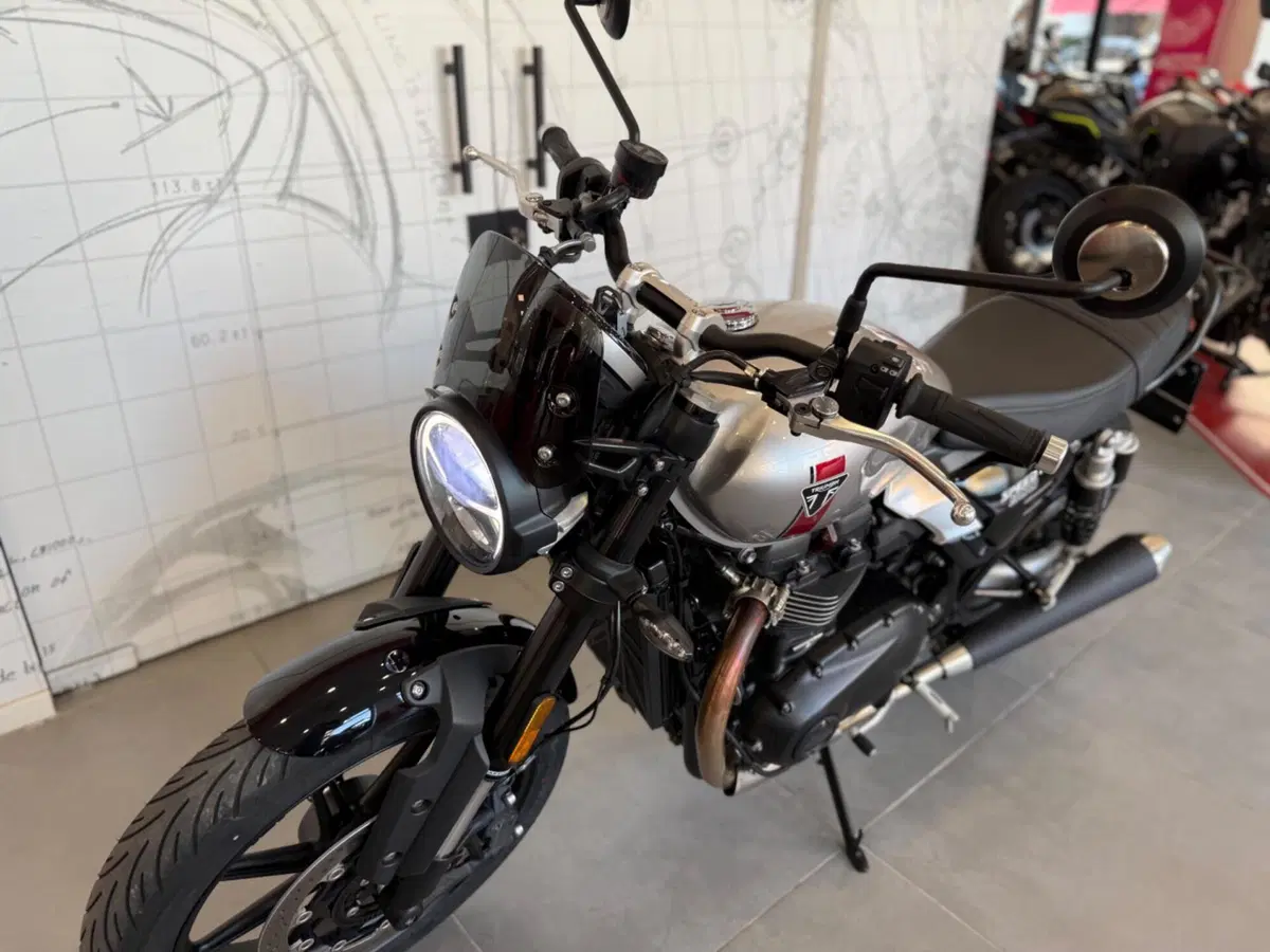 Triumph Speed Twin 900 (2025 - 26) (14)