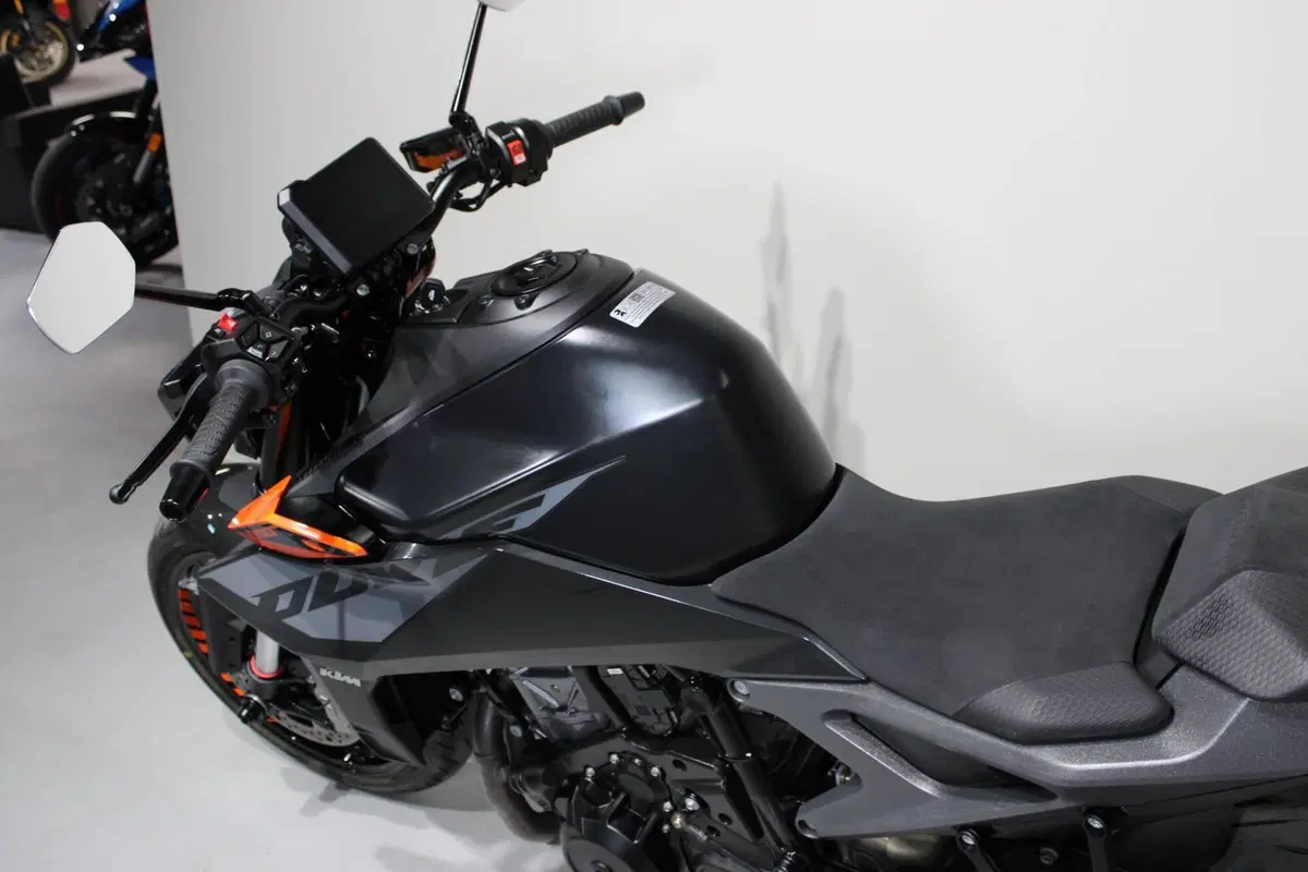KTM 990 Duke (2024 - 26) (5)