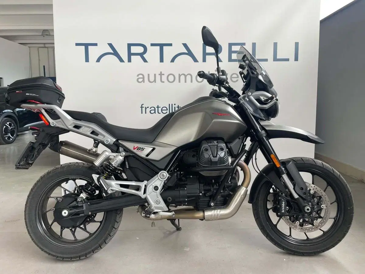 Moto Guzzi V85 Strada (2024 - 26) (3)