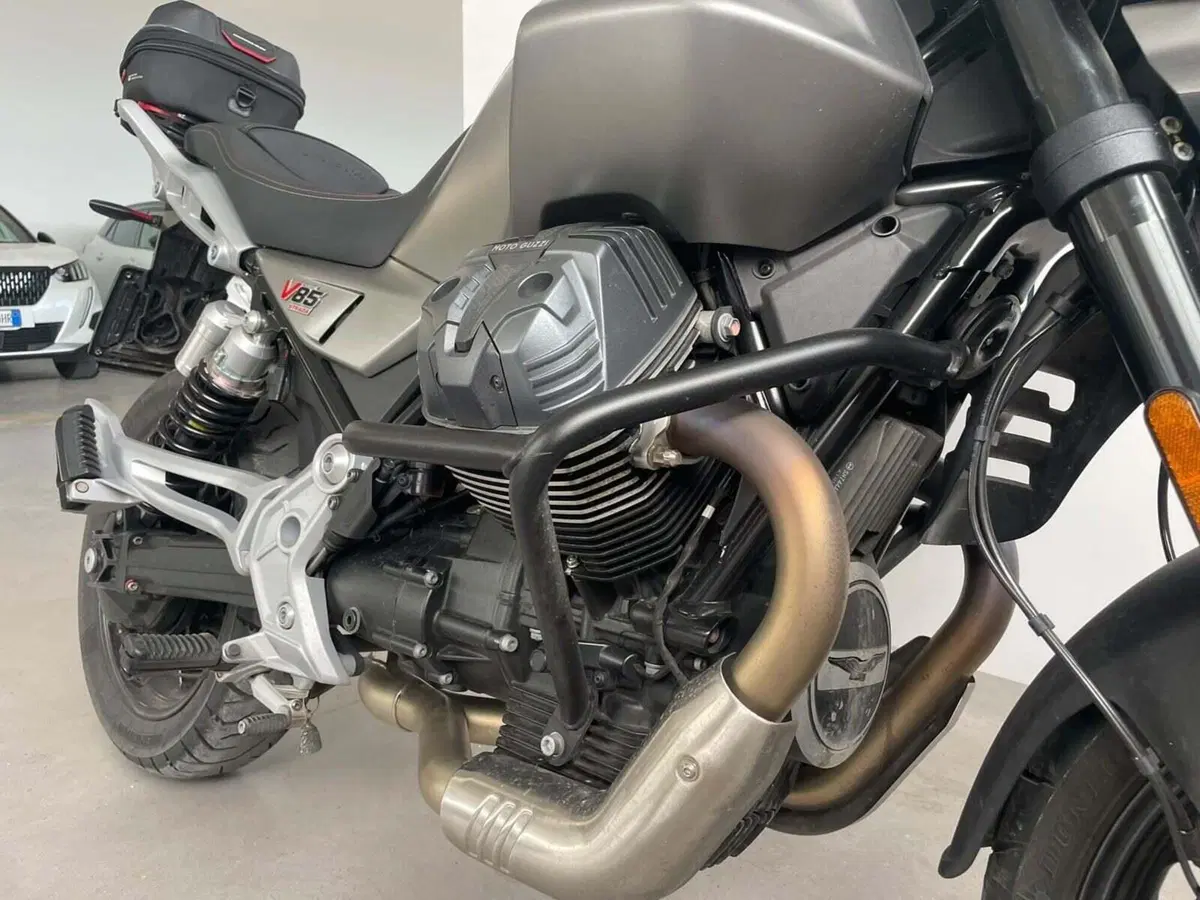 Moto Guzzi V85 Strada (2024 - 26) (15)