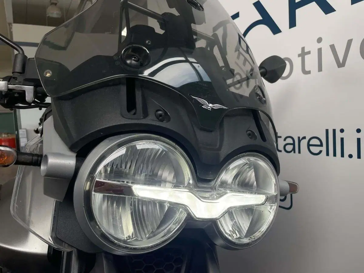 Moto Guzzi V85 Strada (2024 - 26) (18)