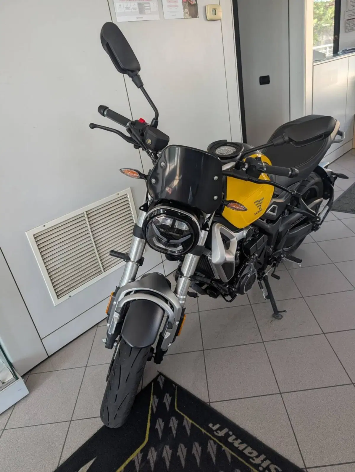 Voge Trofeo 350AC (2022 - 26) (2)