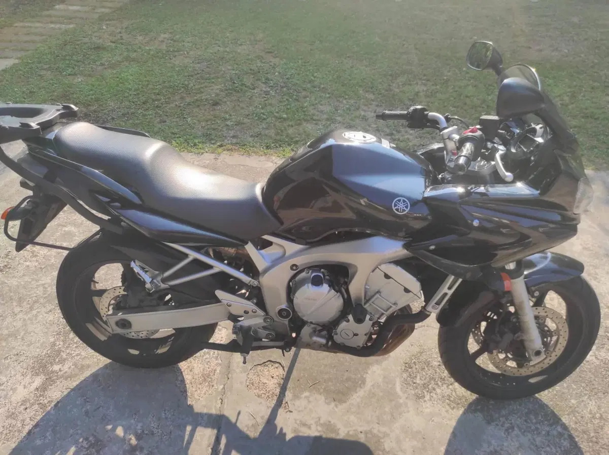 Yamaha FZ6 Fazer (2004 - 07) (2)