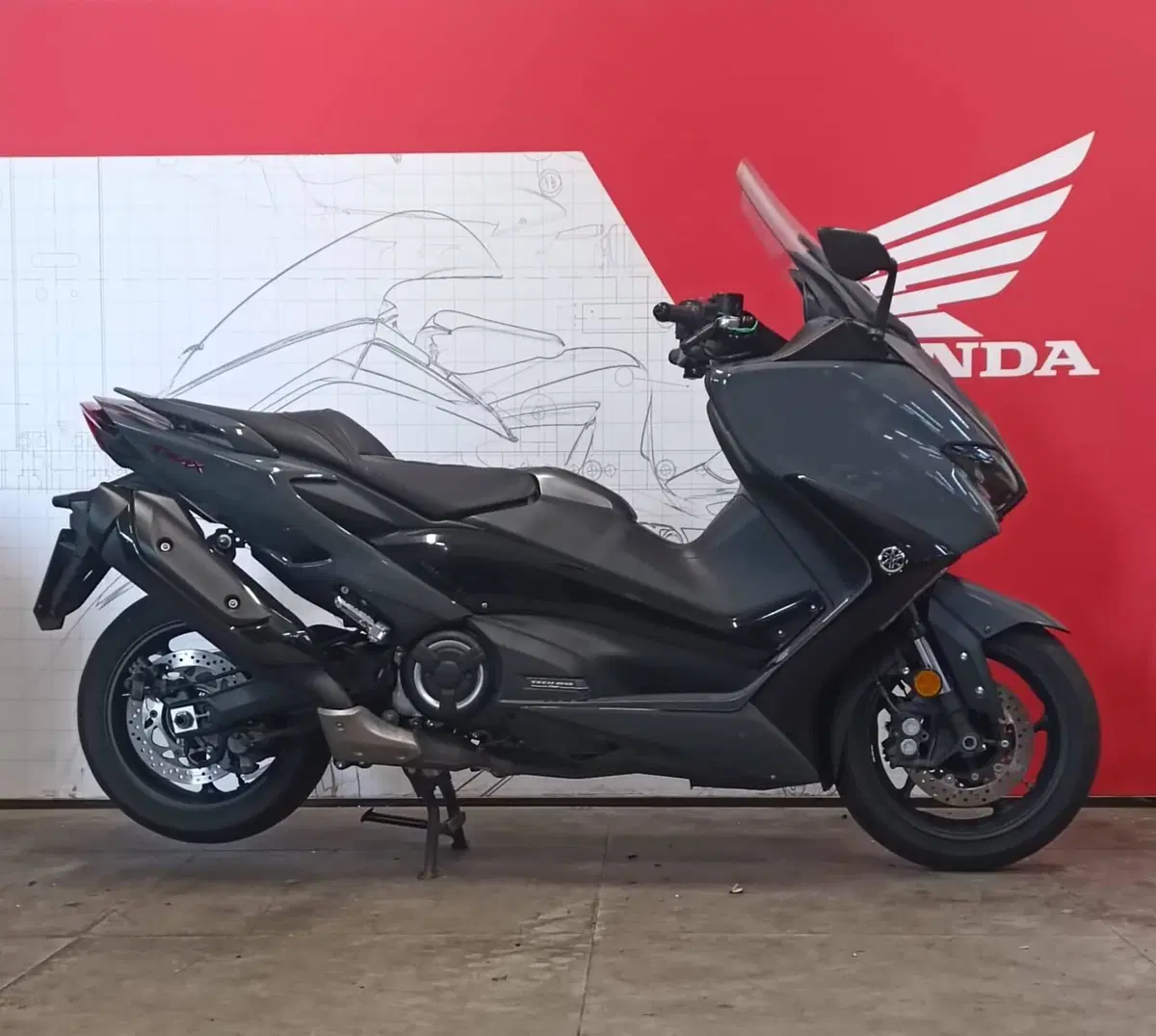 Yamaha T-Max 560 (2020 - 21) (3)
