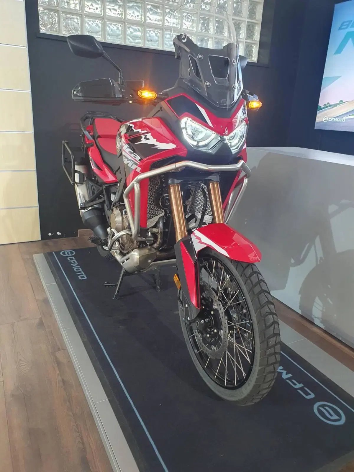 Honda Africa Twin CRF 1100L (2024 - 26) (4)