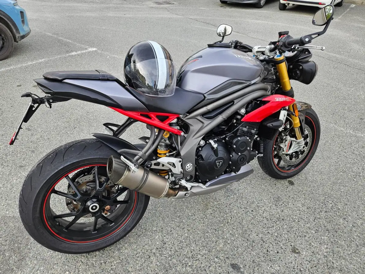 Triumph Speed Triple 1050 R ABS (2016 - 17) (8)
