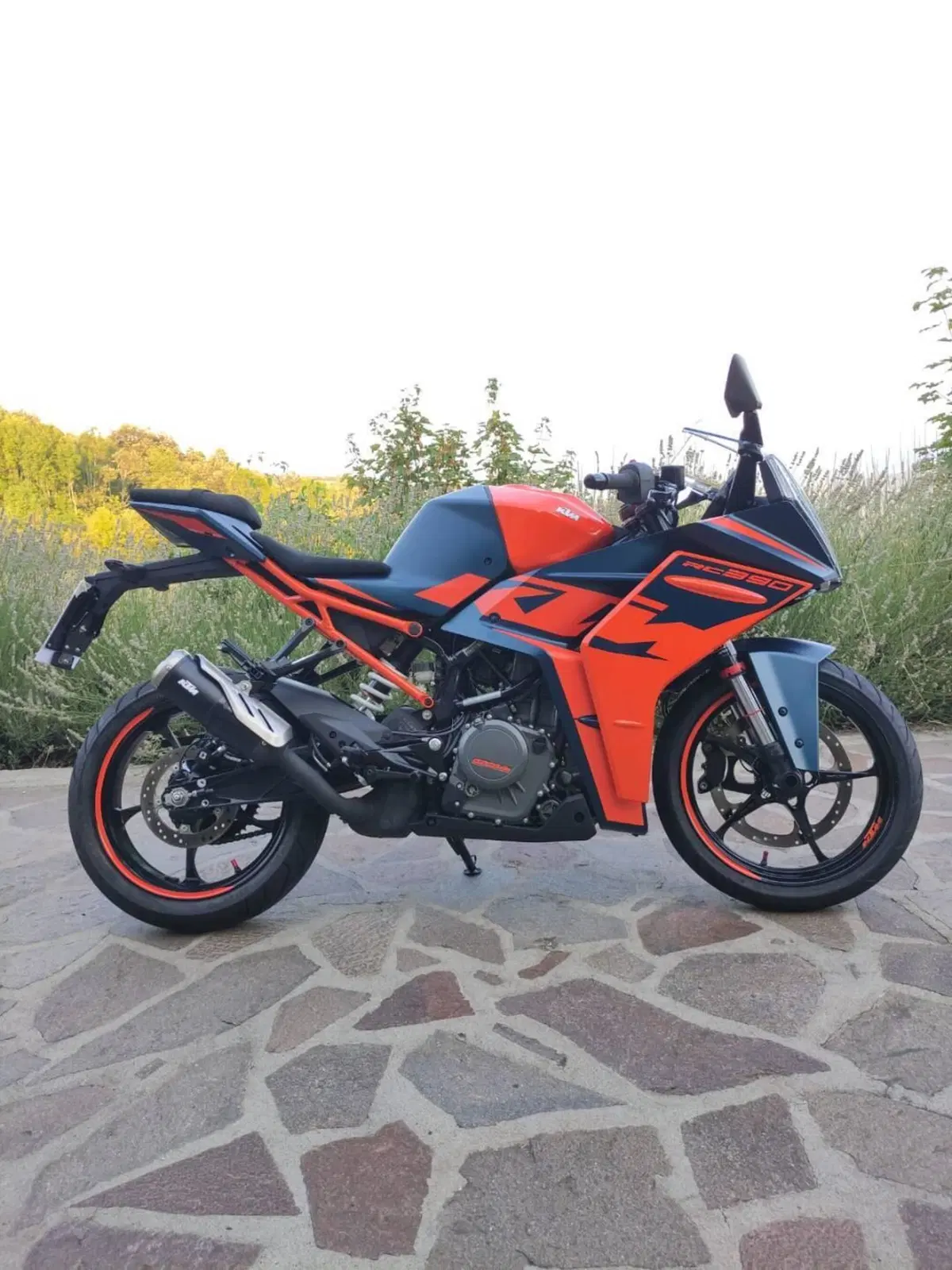 KTM RC 390 (2022 - 26) (3)