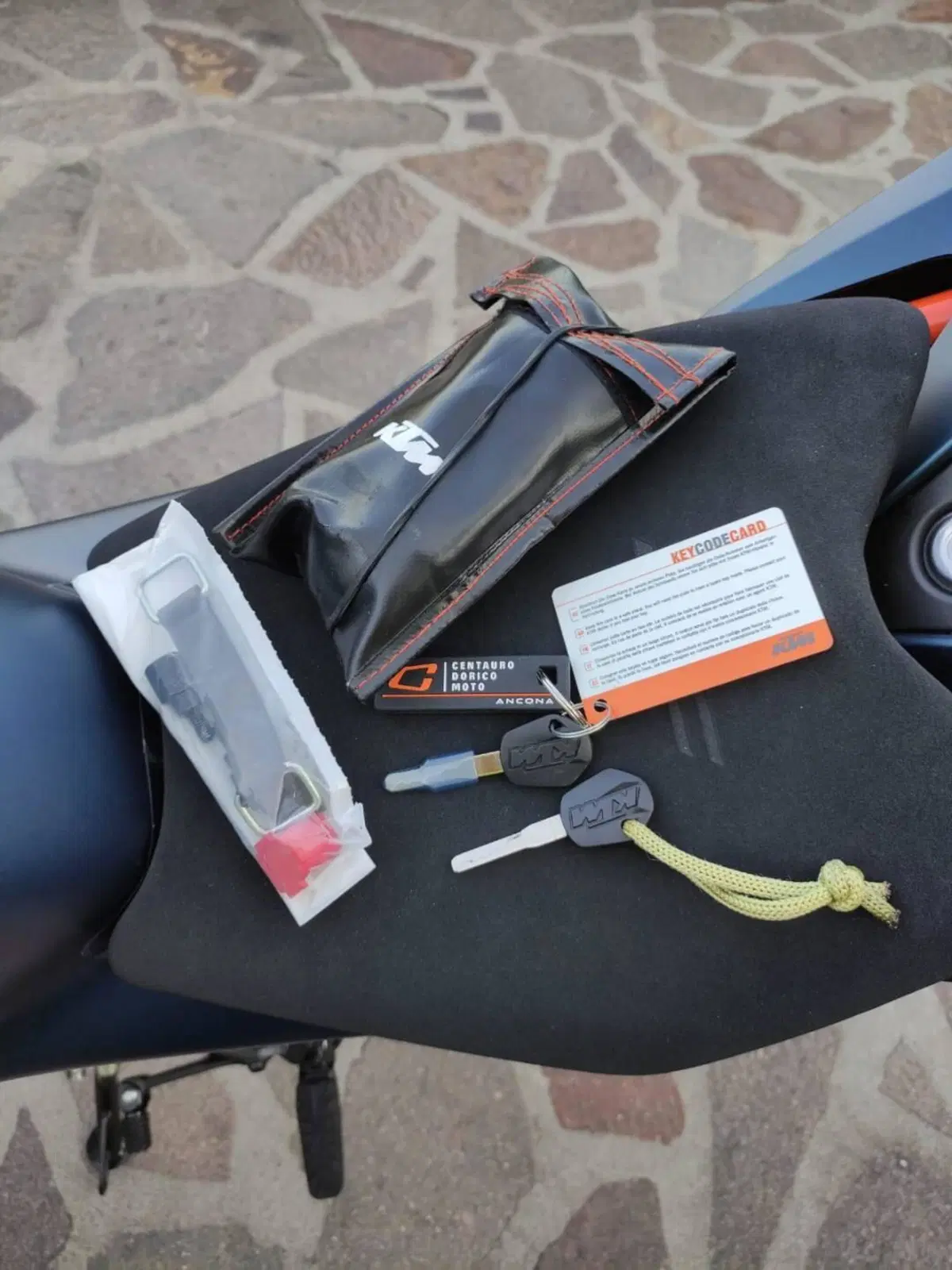 KTM RC 390 (2022 - 26) (7)