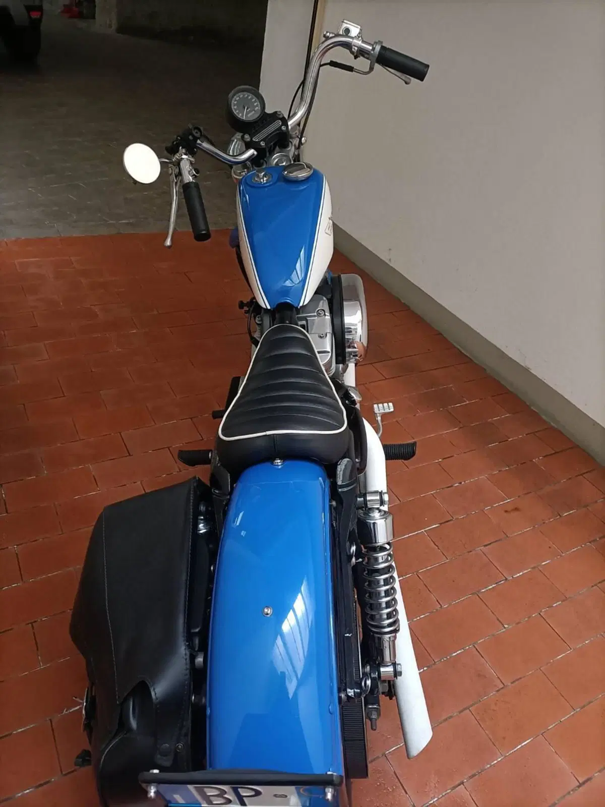 Harley-Davidson 883 Hugger (2001 - 02) - XLH (4)