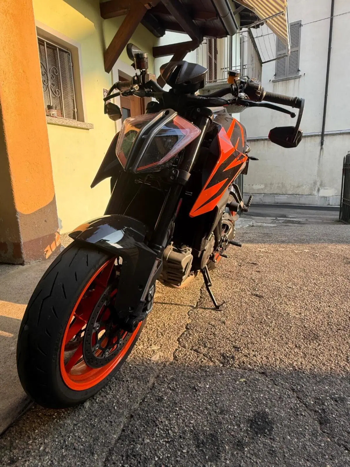 KTM 1290 Super Duke R (2019) (3)