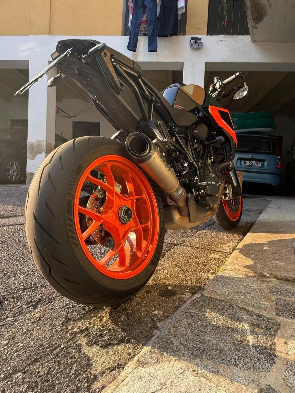 KTM 1290 Super Duke R (2019) (4)
