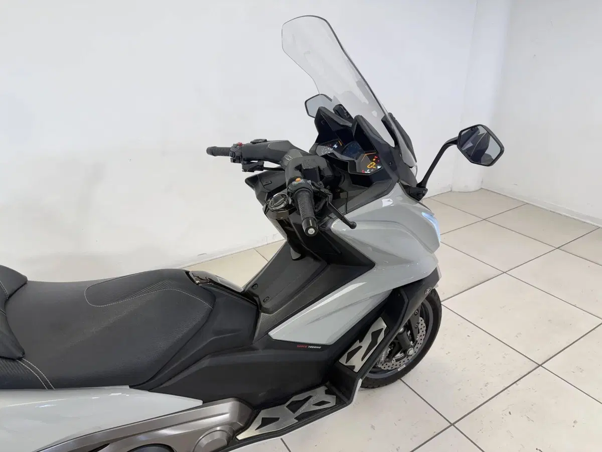 Kymco AK 550 (2020) (8)