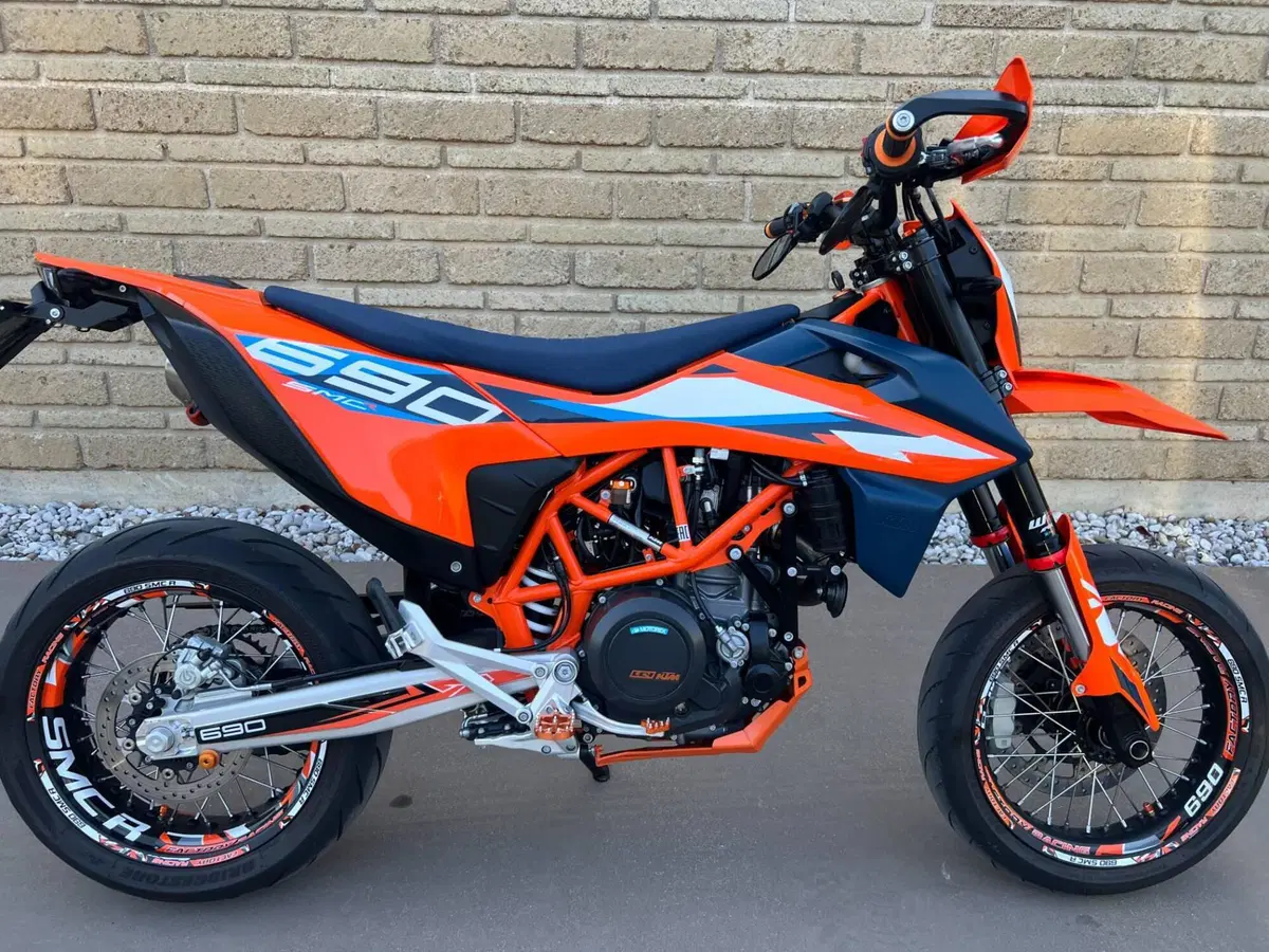 KTM 690 SMC R (2023 - 25) (7)