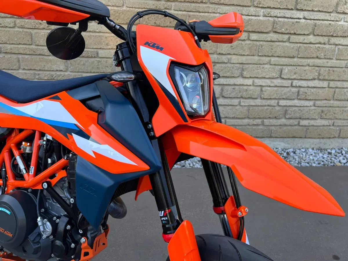 KTM 690 SMC R (2023 - 25) (10)