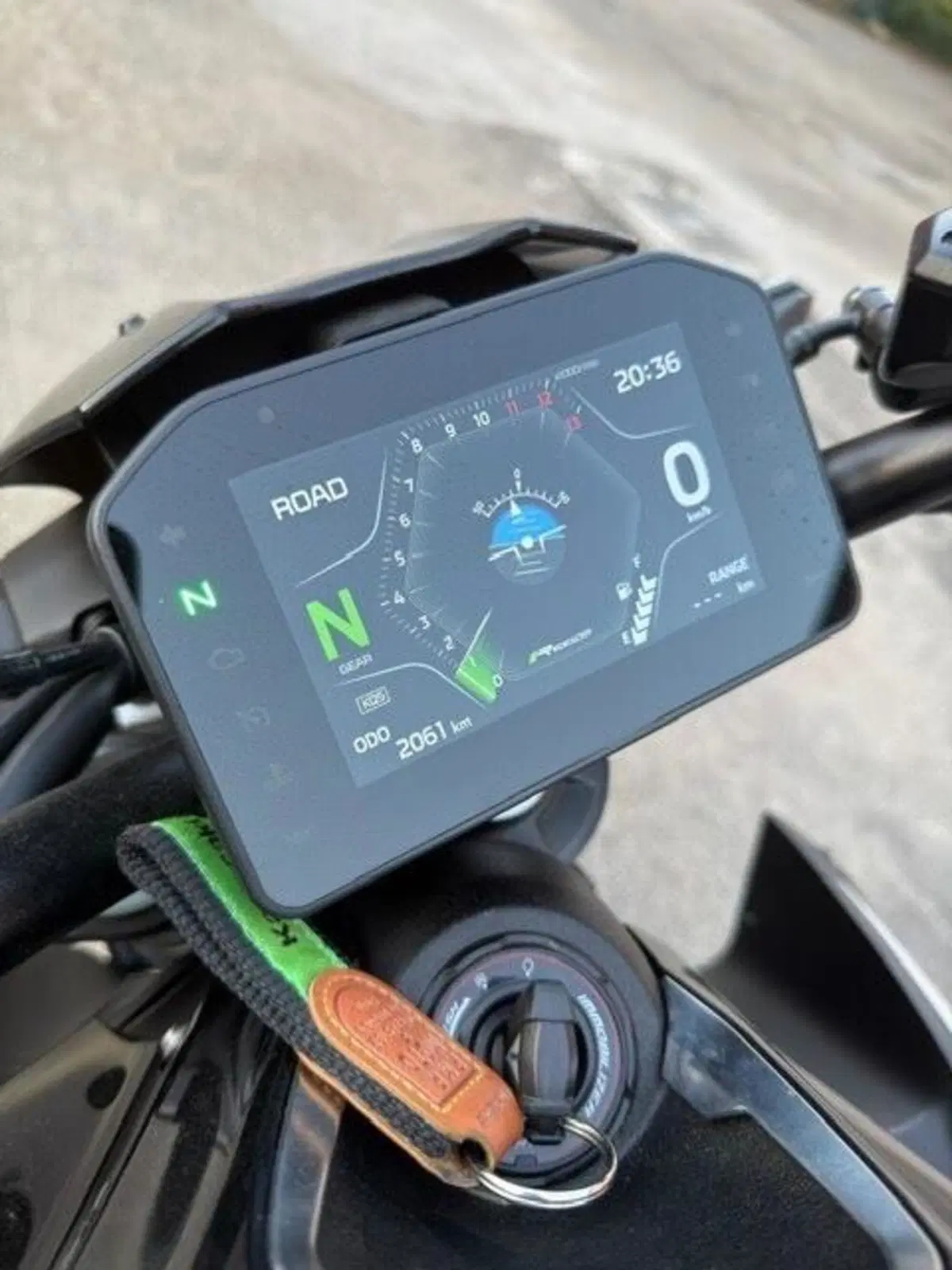 Kawasaki Z 900 (2025 - 26) (8)