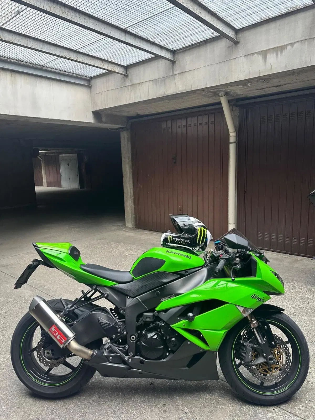 Kawasaki Ninja 600 ZX-6R (2009 - 16) (2)