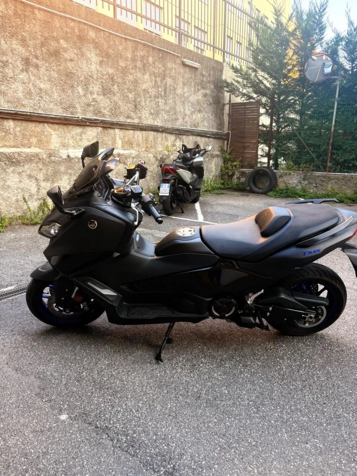 Yamaha T-Max 560 (2022 - 24)