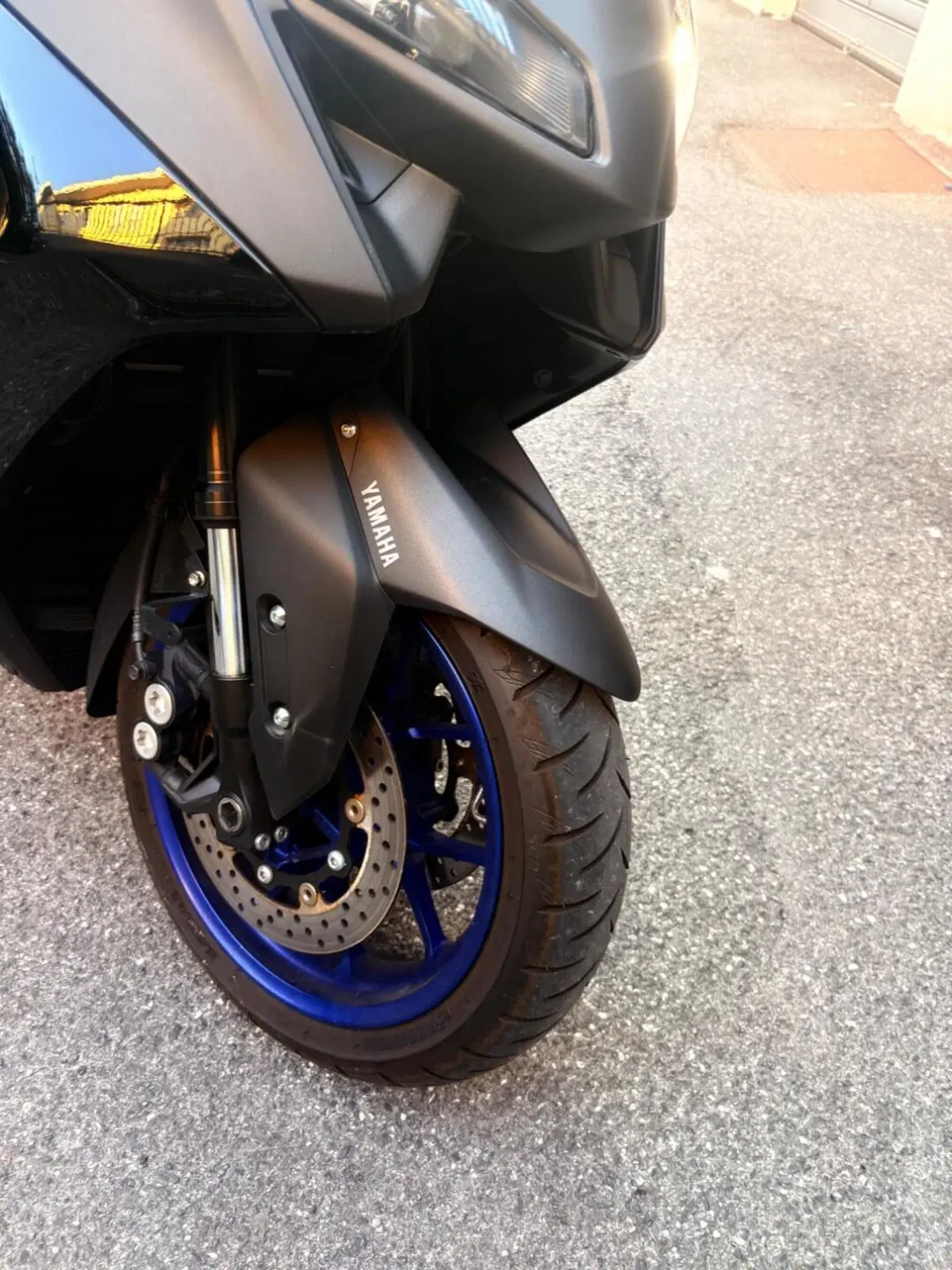 Yamaha T-Max 560 (2022 - 24) (3)