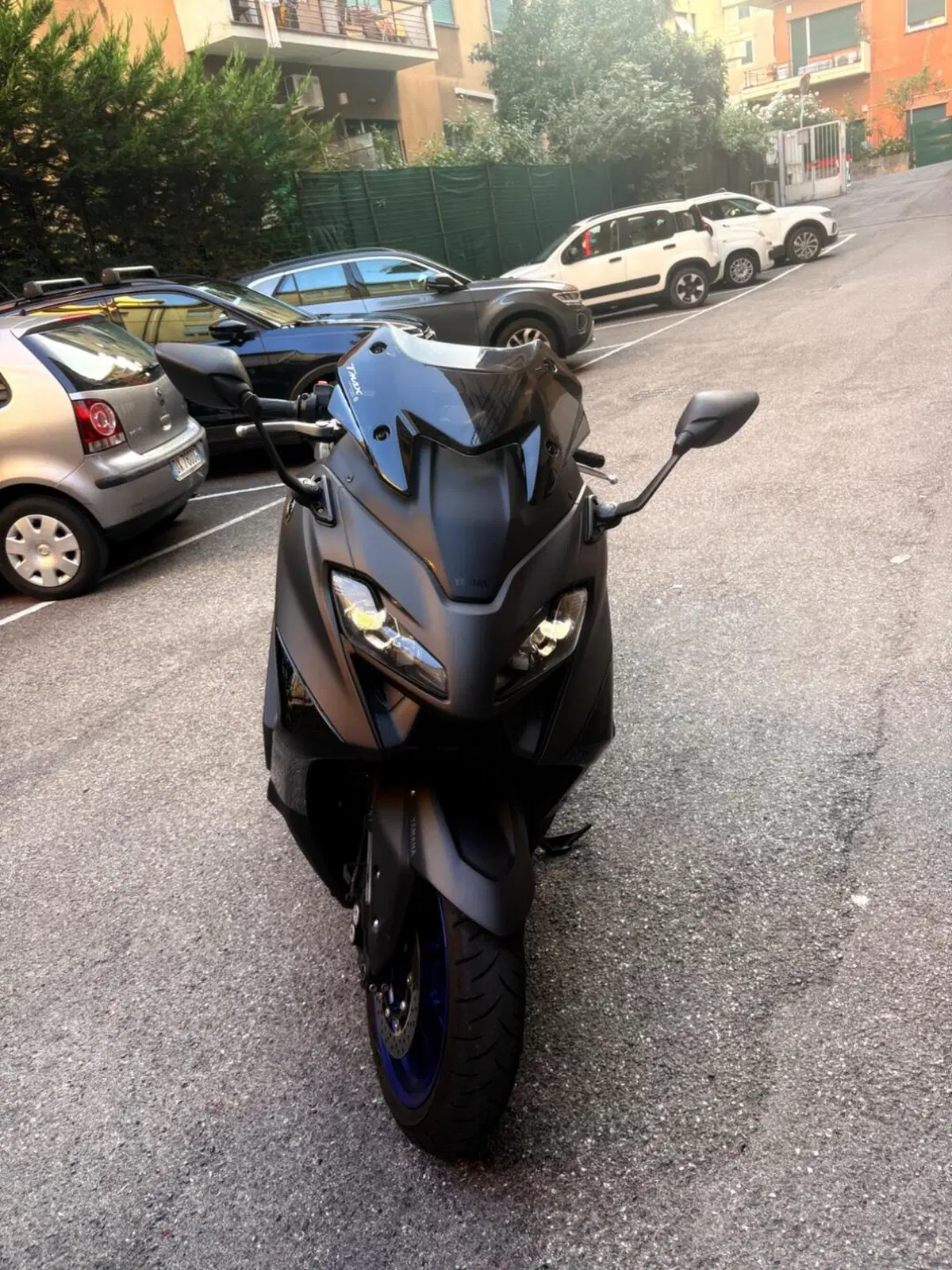 Yamaha T-Max 560 (2022 - 24) (5)