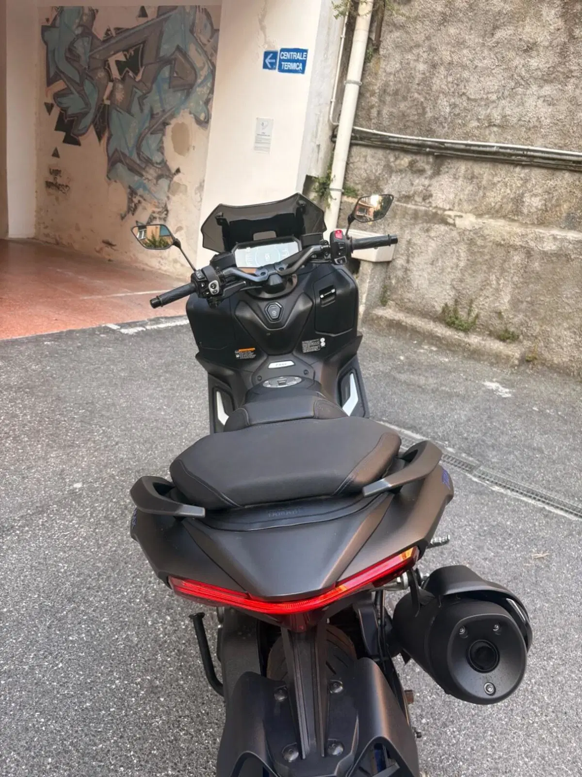 Yamaha T-Max 560 (2022 - 24) (6)