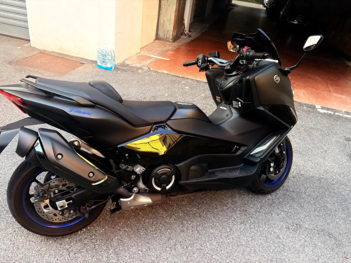 Yamaha T-Max 560 (2022 - 24) (8)