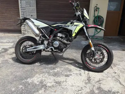 Fantic Motor Motard 125 Performance 4t (2020) usata