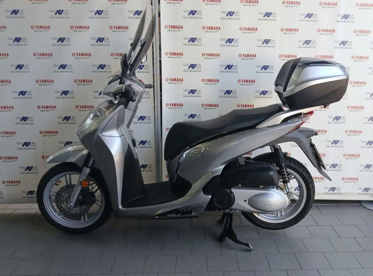 Honda SH 300 i ABS (2016 - 20) (2)