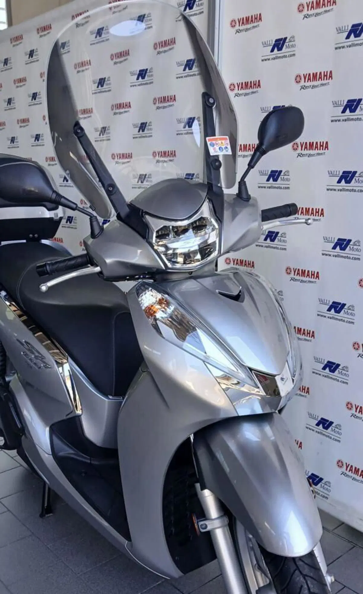 Honda SH 300 i ABS (2016 - 20) (4)