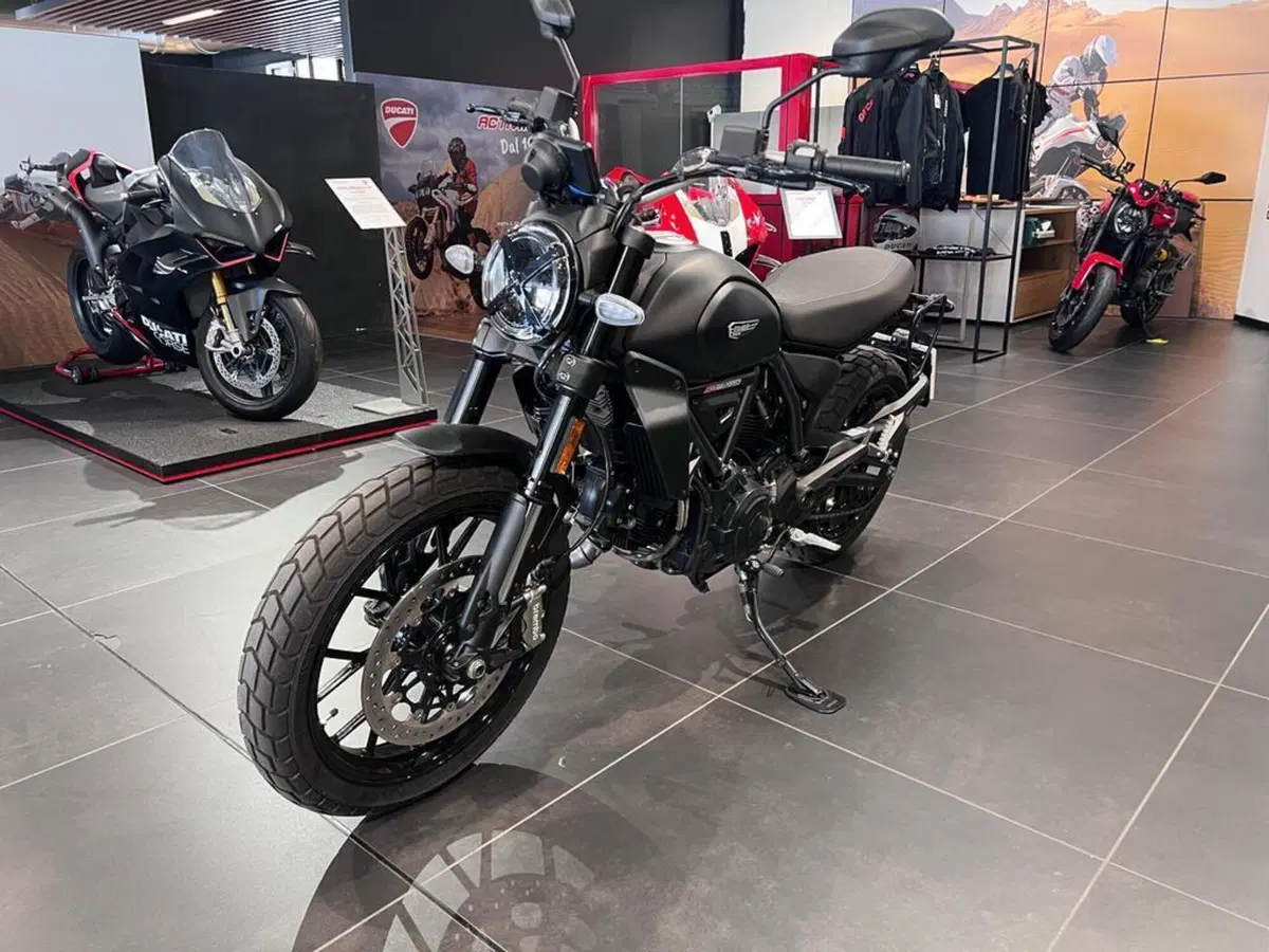 Ducati Scrambler 800 Icon Dark (2025 - 26) (4)