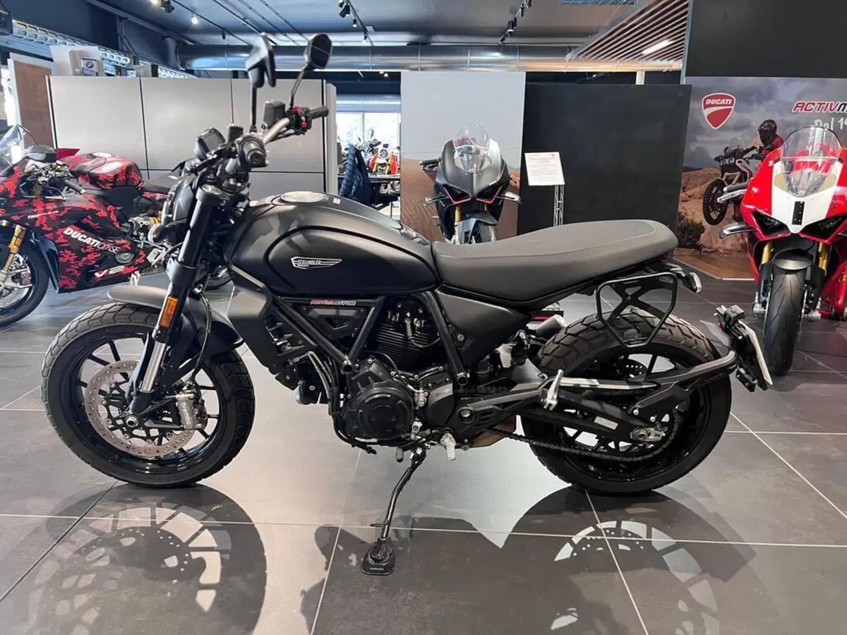 Ducati Scrambler 800 Icon Dark (2025 - 26) (5)