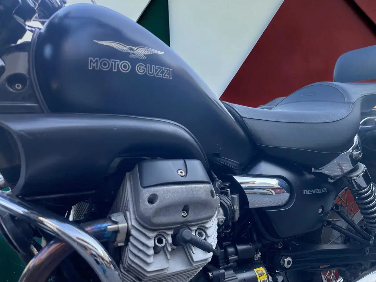 Moto Guzzi Nevada 750 Aquila Nera (2009 - 16) (8)